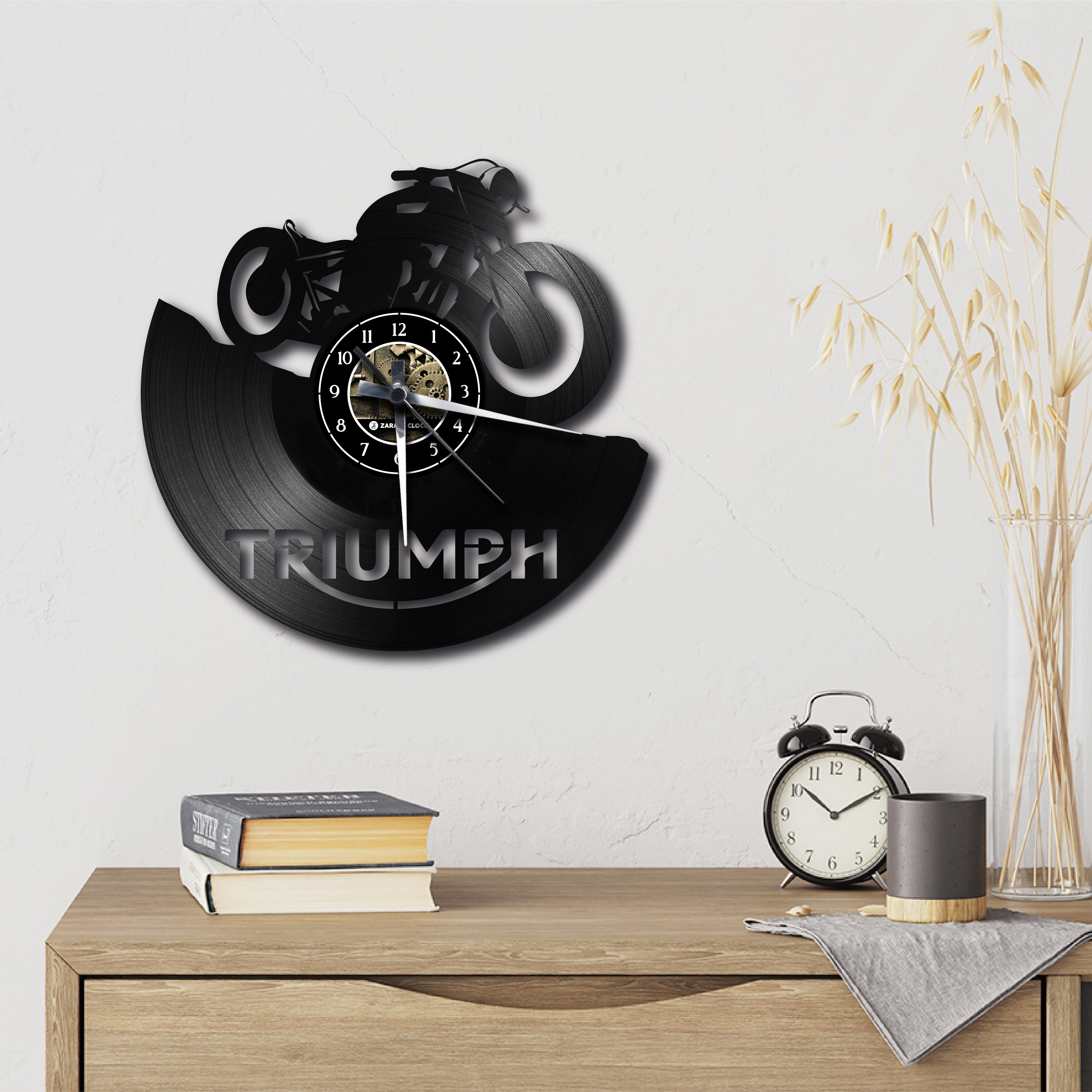 TRIUMPH ✦ orologio in vinile